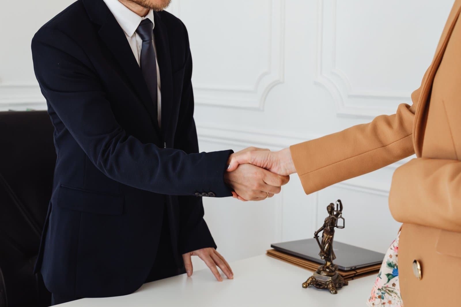 Assinatura de contrato civil